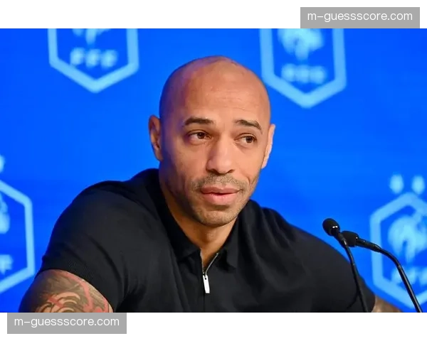 法国职业足球联盟召开教练研讨会，主题为“应对高强度逼抢的阵型演化”